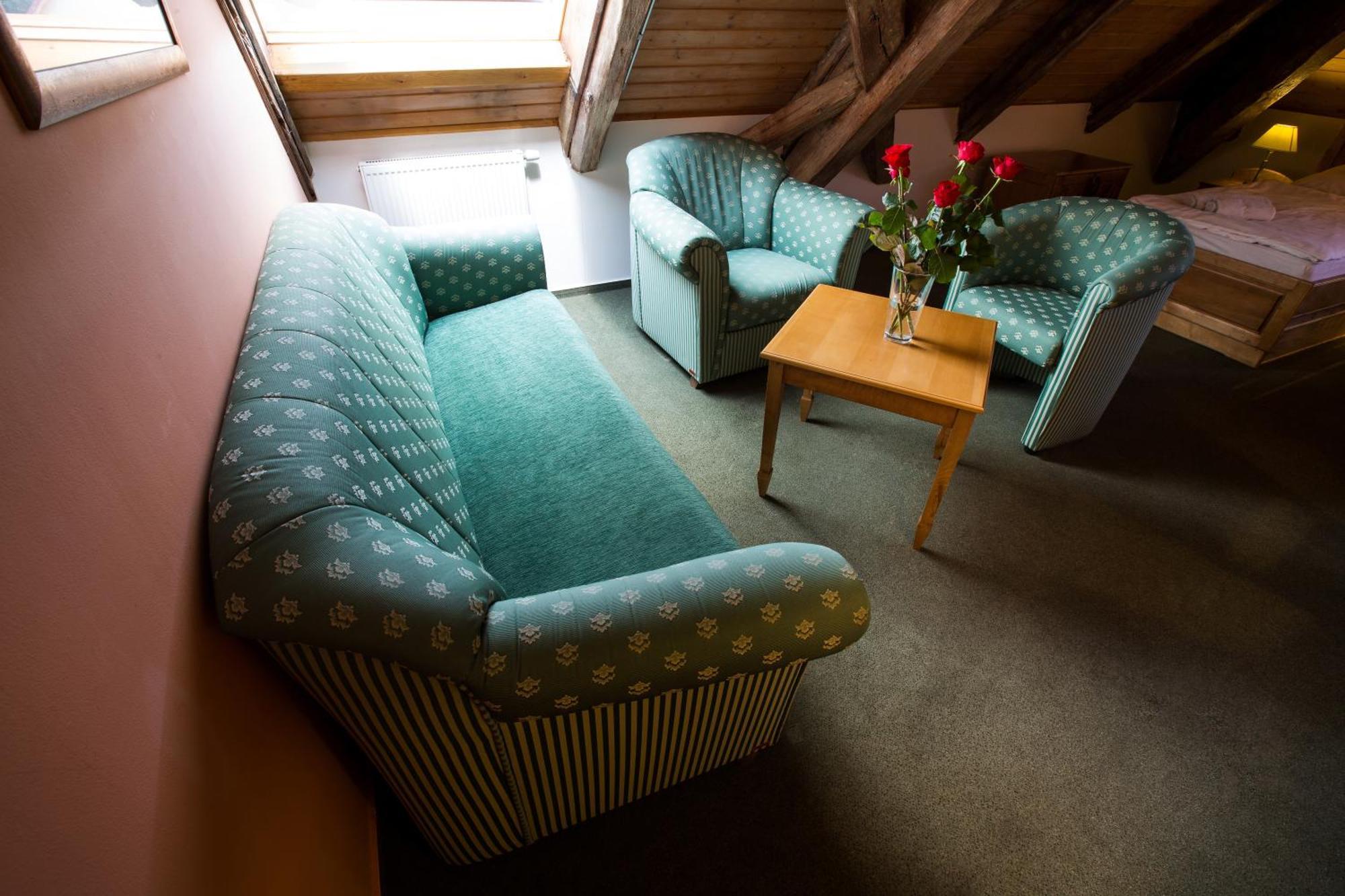 Hotel U Lipy Krusovice Номер фото