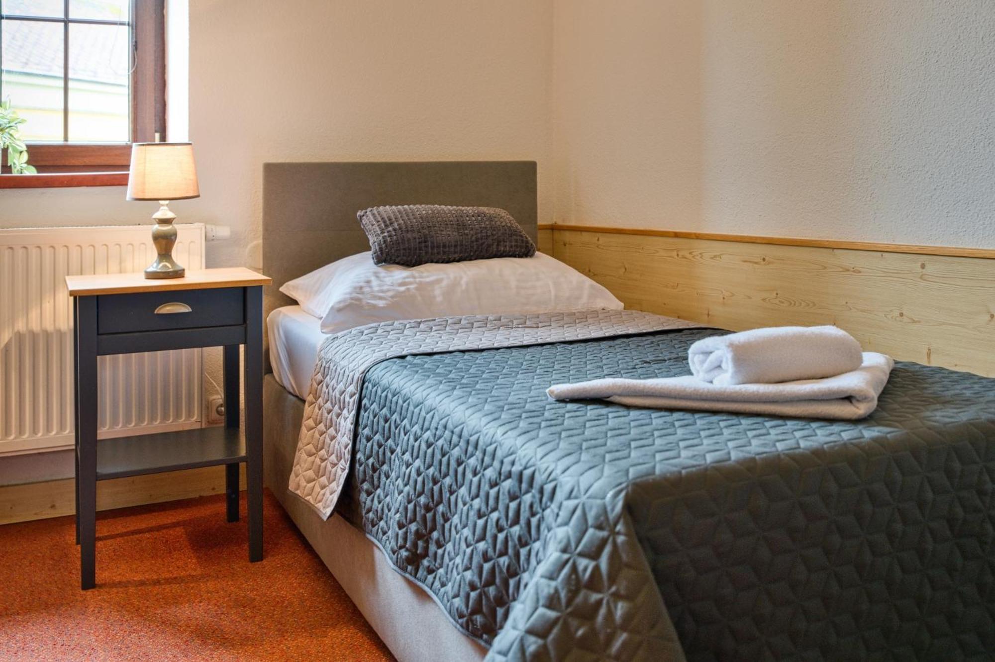 Hotel U Lipy Krusovice Экстерьер фото