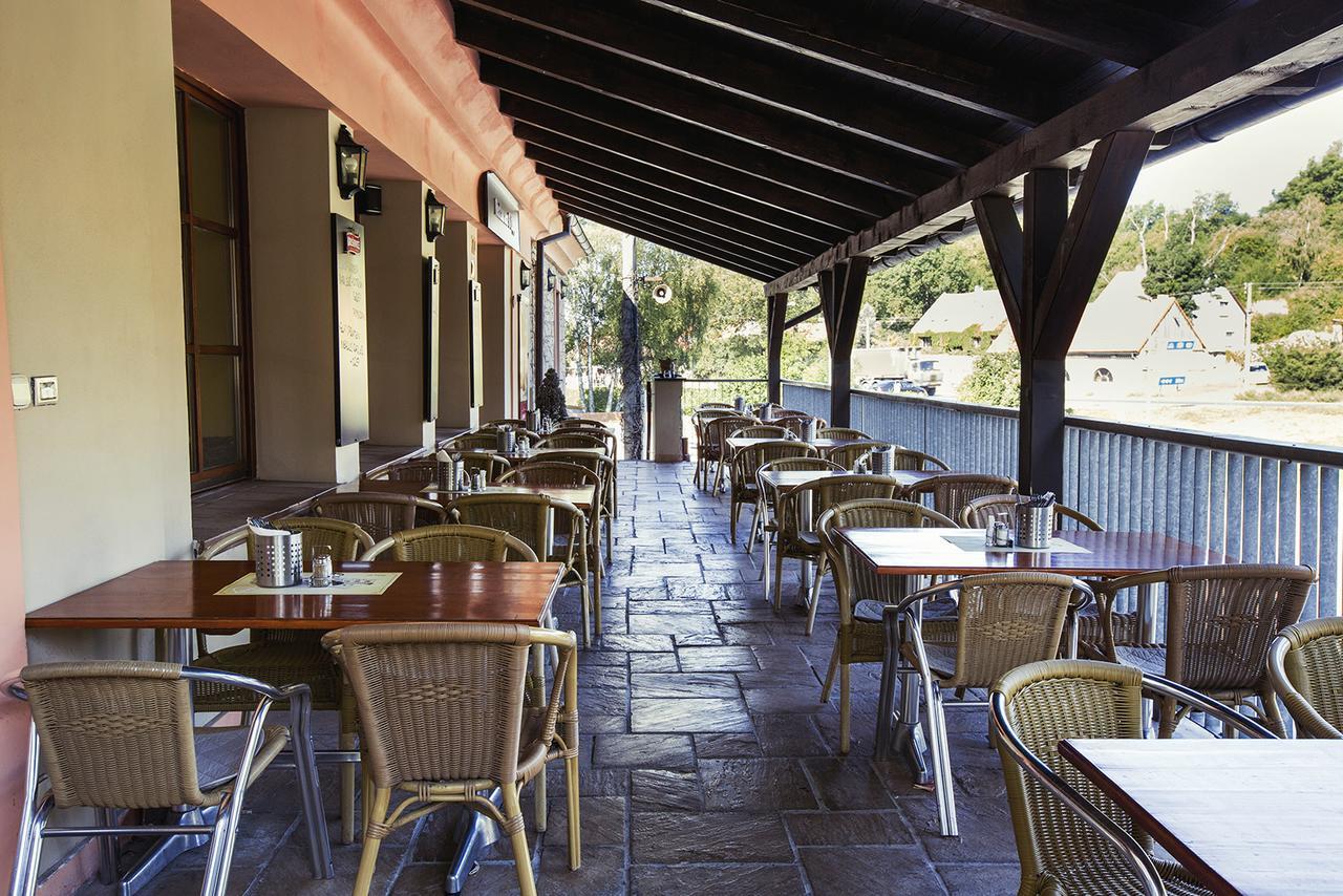 Hotel U Lipy Krusovice Экстерьер фото