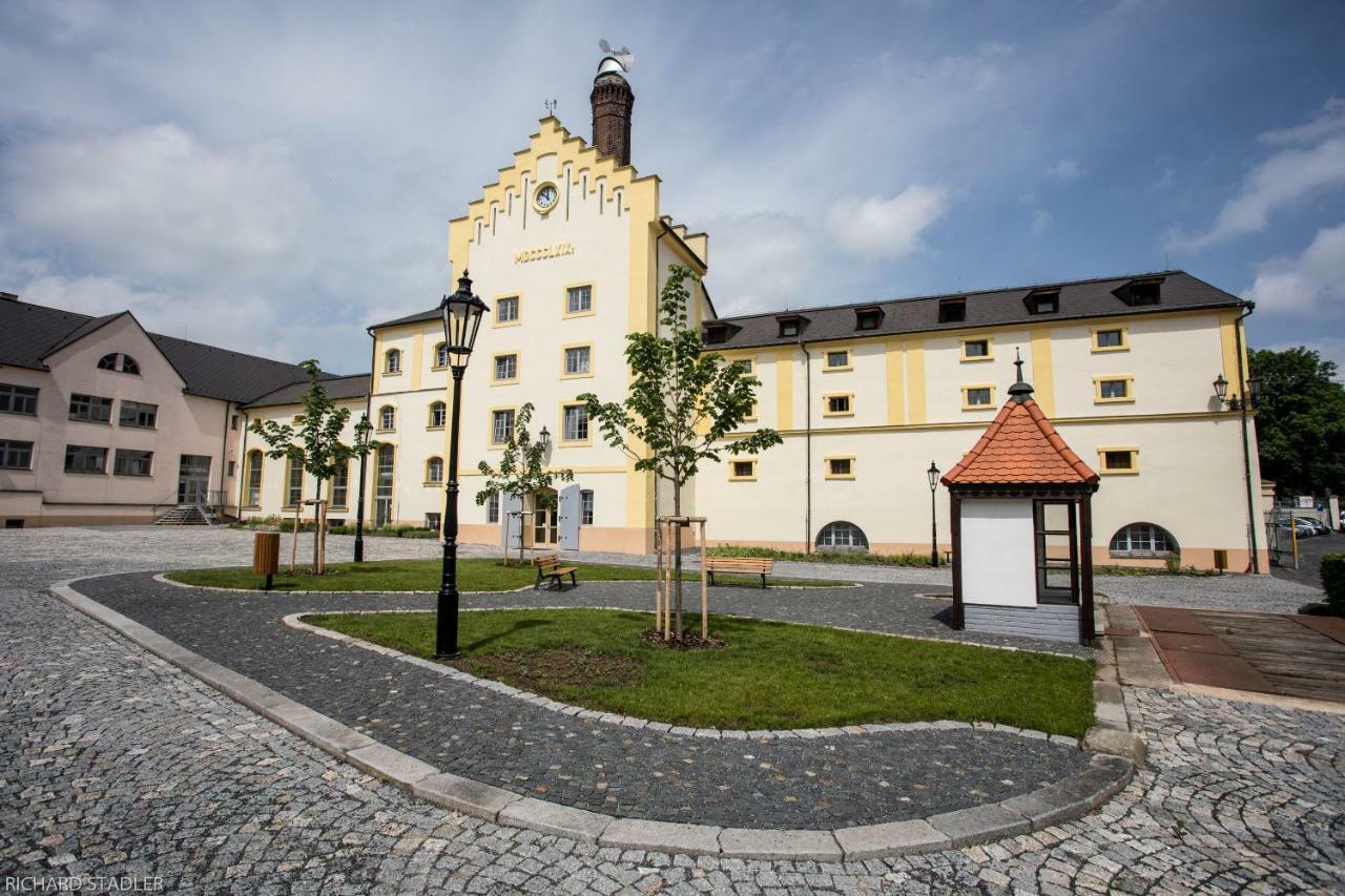 Hotel U Lipy Krusovice Экстерьер фото